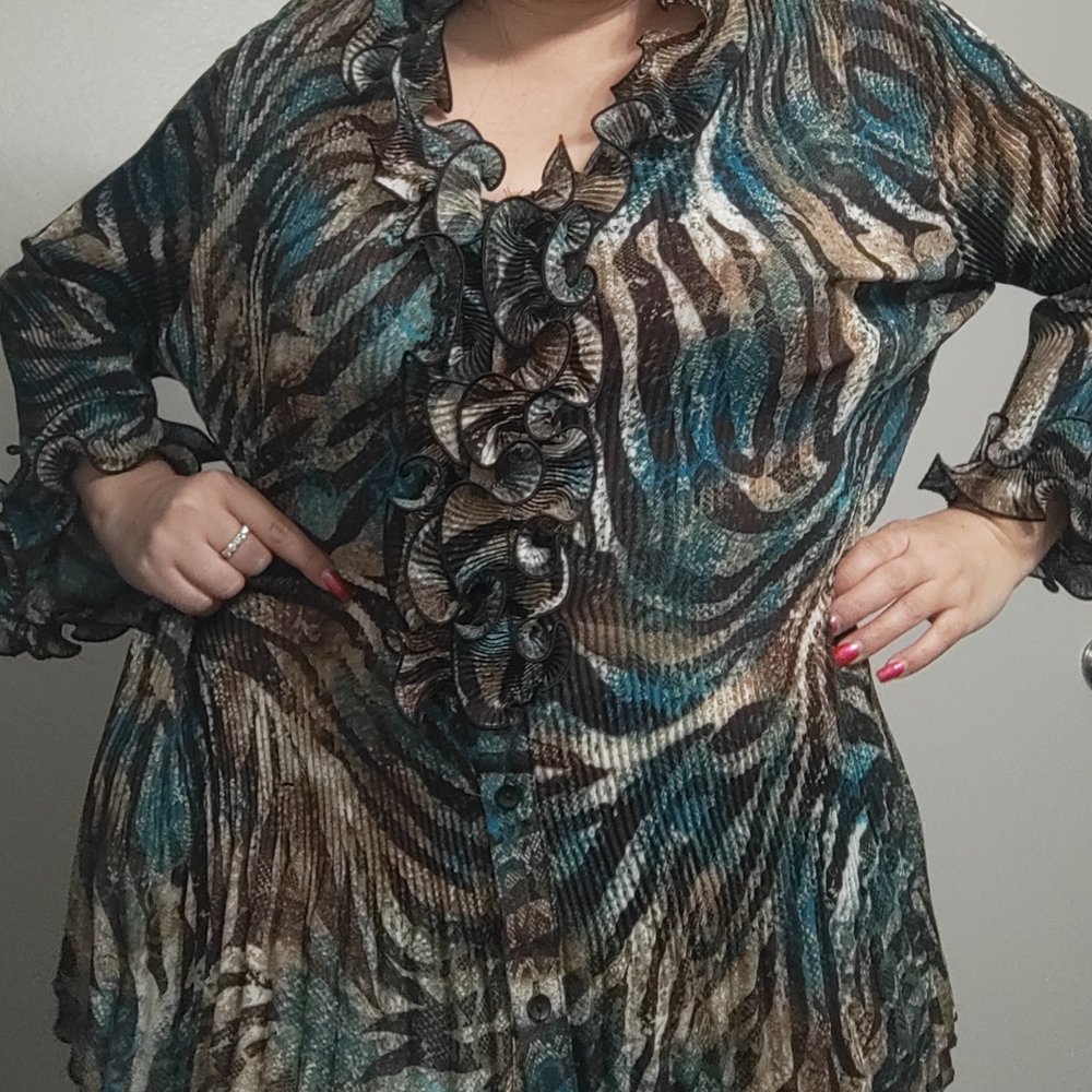 Scallop Ruffled  Top - Picture 4 of 8
